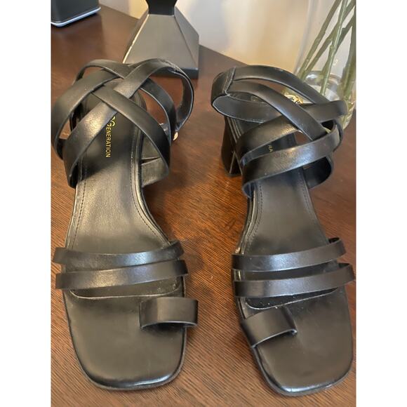 BCBG Generation “Erica Smooth” Strappy Black Sandals – Size 8 - Picture 3 of 6
